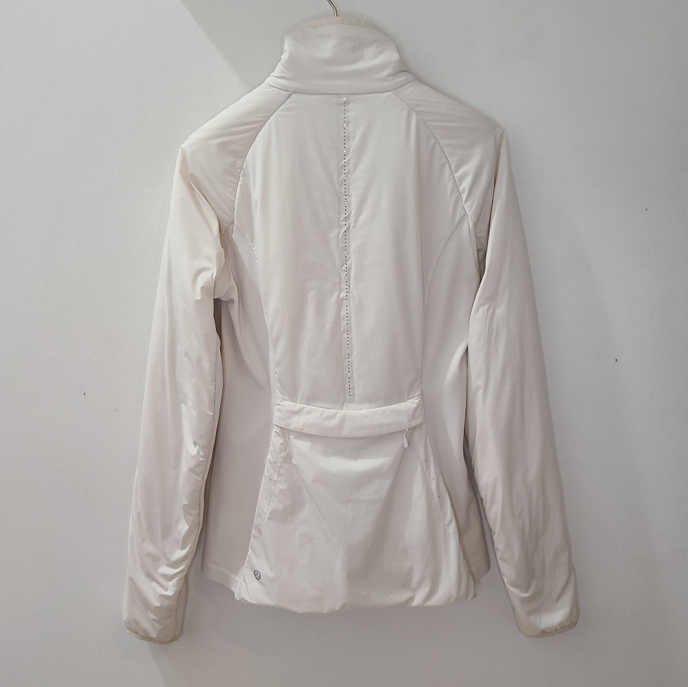 Lululemon Run For Cold Thermo-regulating Reflective Active Jacket in White Sz 4 - Picture 6 of 16